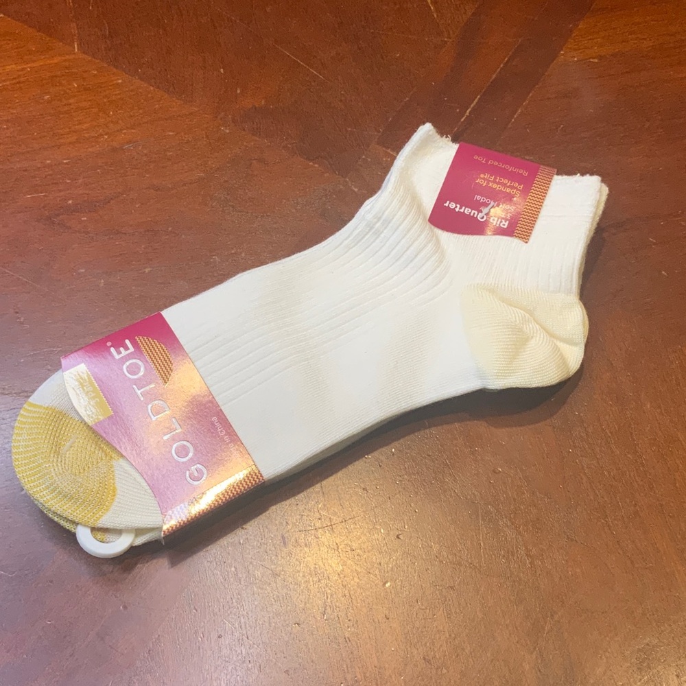 GoldToe Ribbed Quarter Women's Cream Ankle Socks 3 Pairs NWT Size 9-11